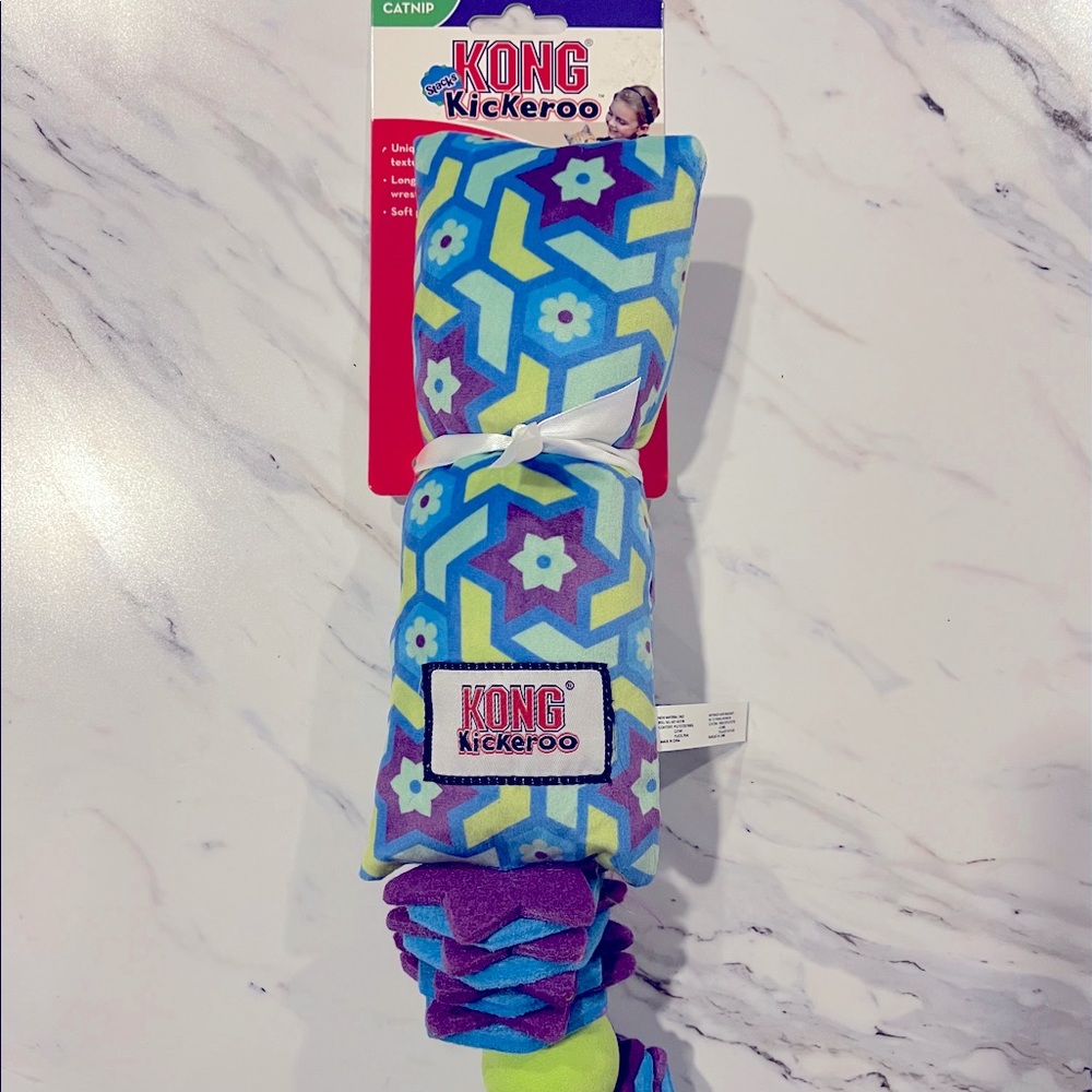 NWT Kong Kickeroo Stacks Cat Toy // Jouet Chat